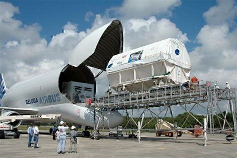 Airbus Beluga Vs Boeing Dreamlifter - Which Fuselage Transporter Is Better?