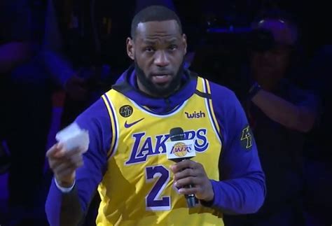 Video: LeBron James speaks from heart honoring Kobe Bryant in speech