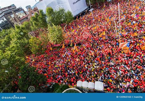 Catalan Independence Movement on National Day Editorial Image - Image of freedom, prisioners ...