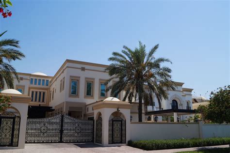 Emirates Hills Guide | Propsearch Dubai