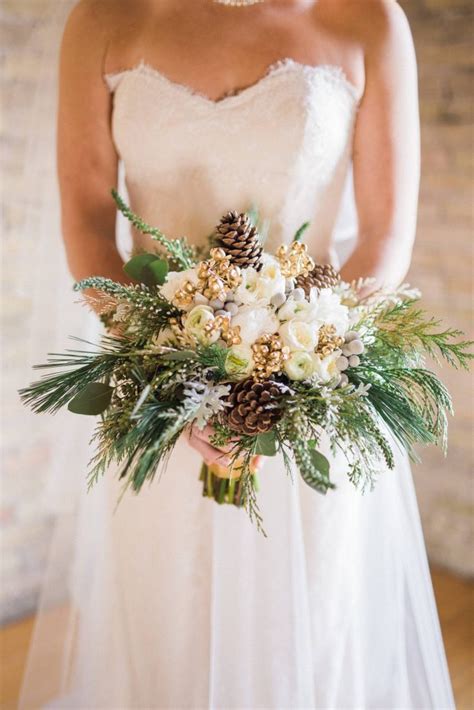 20 Chic Wedding Bouquets Ideas for Winter Brides - Elegantweddinginvites.com Blog