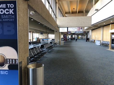 LUBBOCK PRESTON SMITH INTERNATIONAL AIRPORT - 122 Photos & 81 Reviews - Airports - 5401 N Martin ...