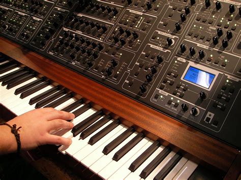 What is a Synthesizers? The Complete Guide to Synths April 2022