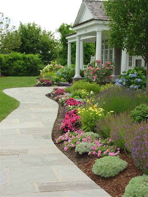 43 Front Yard Landscaping Curb Appeal Walkways https://silahsilah.com/garden-ex… | Yard ...