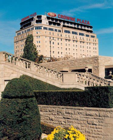 Crowne Plaza Hotel-Niagara Falls/Falls View, Niagara Falls City ...