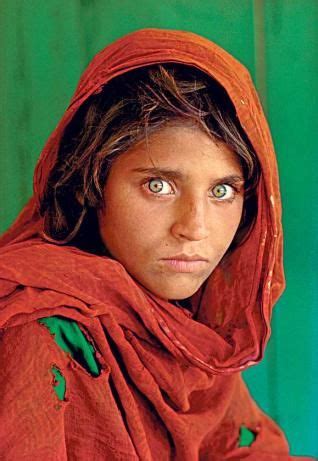 niña afgana national geographic - Cerca amb Google Famous Portrait Photographers, Famous ...