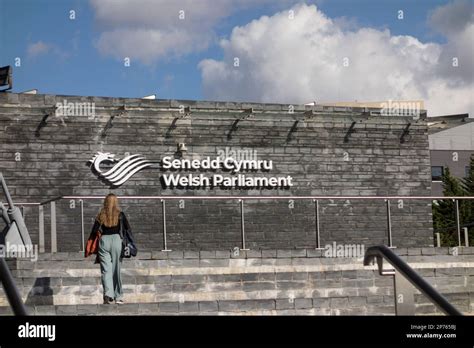 Senedd building (Welsh Parliament), Cardiff Bay, Wales Stock Photo - Alamy