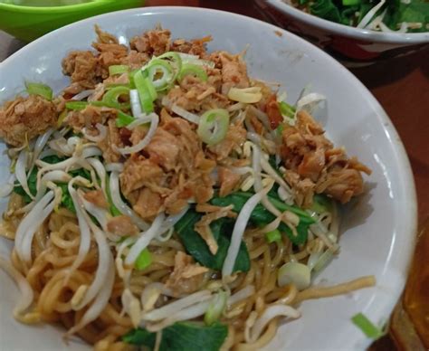 Mie Ayam Bangka Chandra, Cibubur - Lengkap: Menu terbaru, jam buka & no telepon, alamat dengan peta