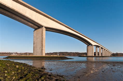 Orwell Bridge © Ian Capper cc-by-sa/2.0 :: Geograph Britain and Ireland