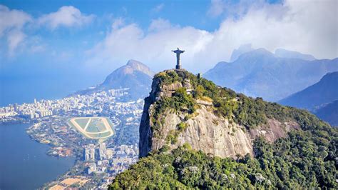 vista aérea del cristo redentor y de la ciudad de río de janeiro ...