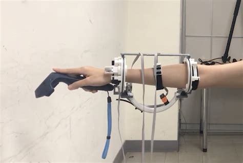 This arm-mounted contraption provides guidance in VR | Arduino Blog