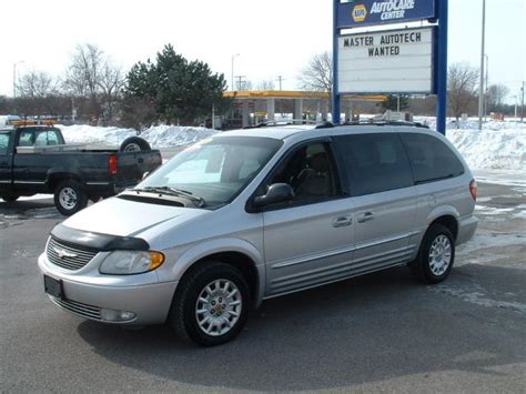 2002 Chrysler Town and Country - Information and photos - MOMENTcar