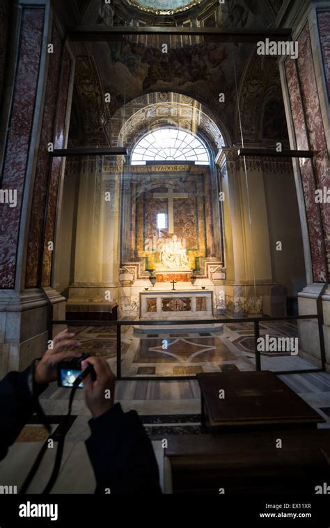 Interior of St. Peter's Basilica Stock Photo - Alamy