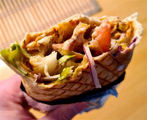 Spicy chicken kebab wrap 👌 : r/doener