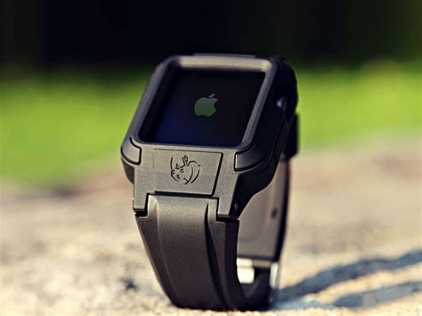 Rhino Band Turns Frail Apple Watch Into A Handsome, Rugged Smartwatch