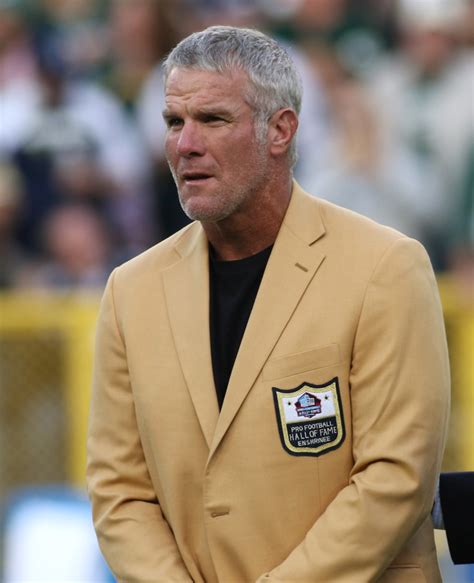 What Brett Favre thinks about Aaron Rodgers' Packers holdout