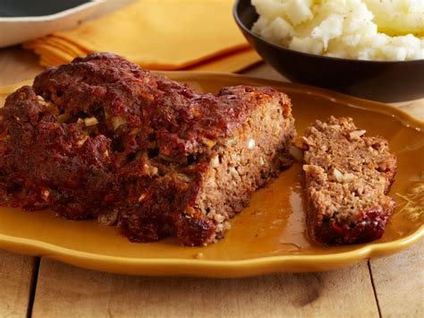 Paula Deen Meatloaf With Ritz Crackers Add the cracker crumbs milk ...