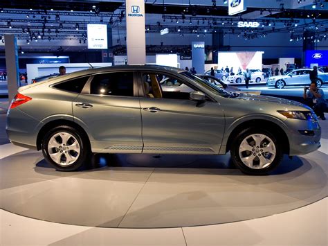 2010 Honda Accord Crosstour - Honda Crossover SUV Review - Automobile ...