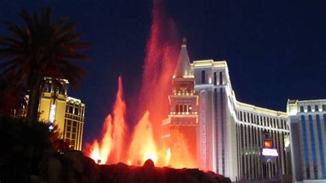 The Mirage Volcano in Las Vegas (2011) - YouTube