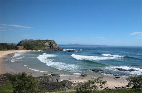 Surfing is a favourite past time in Nambucca Heads. | Surf beach ...