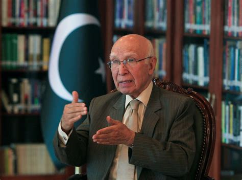 Sartaj Aziz confident of Pakistan’s economic standing