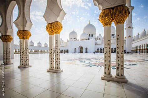 The Sheikh Zayed Mosque, the courtyard and exterior of the prayer hall ...