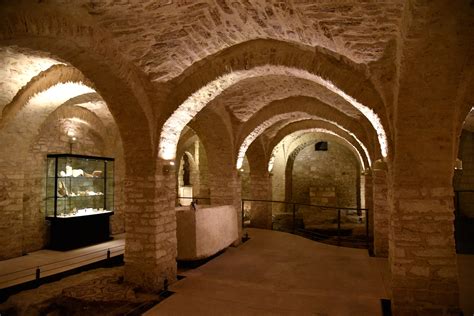 Bari - Cathedral; Catacombs | From Bari to Trani | Geography im Austria ...