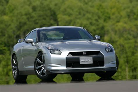 Nissan GT-R Specs to Know - VehicleHistory