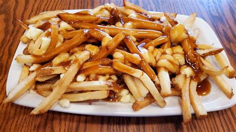 Traditional Poutine – Morty's Pub