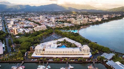 Shangri-La The Marina, Cairns from $115. Cairns Hotel Deals & Reviews - KAYAK