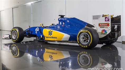 Sauber F1 team reveals modified 2016 livery