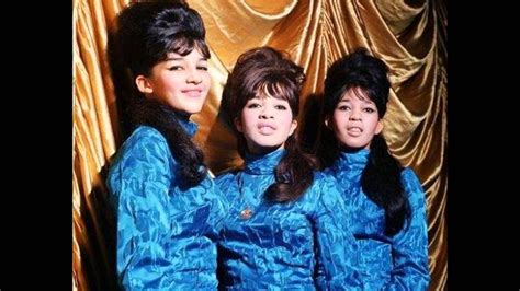 The Ronettes - Holiday Songs | Max Fm 95.8 Maximum Music