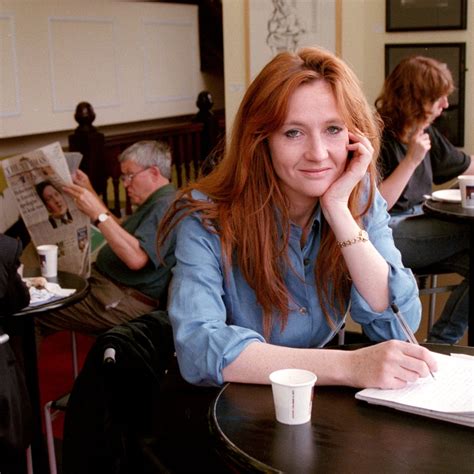 J.K. Rowling writing Harry Potter at a café in Scotland (1998) : r ...