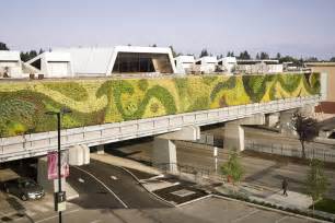 WATCH: Incredible Timelapse Shows Installation of North America’s Largest Green Wall | Inhabitat ...