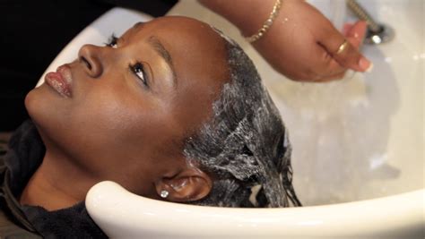 Hair Relaxer: What Relaxers Really Do To Your Hair