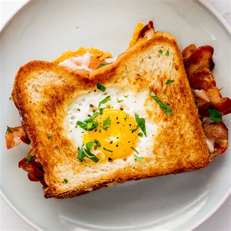 Egg in a hole bacon grilled cheese - Simply Delicious