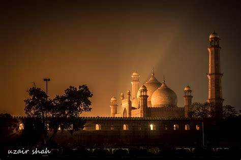 The Badshahi Mosque at Night | By Uzair Shah [2048x1362] : r ...