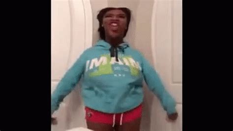 Summerella Sheesh GIF - Summerella Sheesh She - Discover & Share GIFs | Gif, Cool gifs, Athletic ...