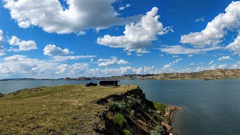 Free Camping on Fort Peck Lake, Montana - Road Pickle