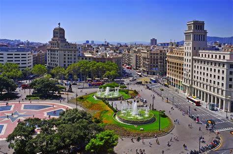 Exploring Plaça de Catalunya - Catalonia Vacation Blog