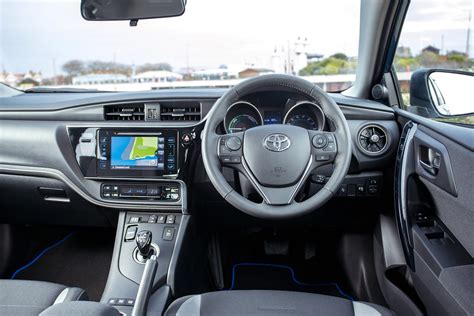 Auris Hybrid Interior (2017) - Toyota Media Site