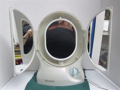 Revlon Tri-Fold Lighted Magnifying Mirror Two Sides 1x 5x RV-964 (120 ...