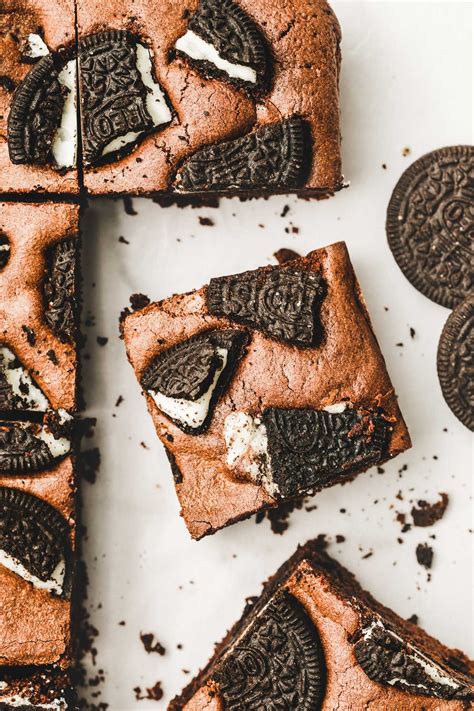 Fudgy Chocolate Oreo Brownies Recipe - Sweetly Cakes