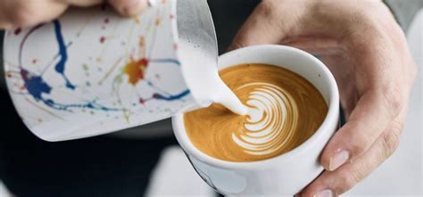 Rosetta Latte Art 101: How to Master the Rosetta Latte Art Design - Coffee Smiley