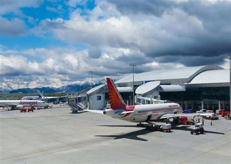 Srinagar airport registers record single-day flights, passengers - Jammu Kashmir Latest News ...