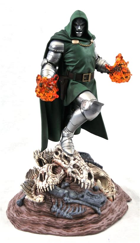 Diamond Select Toys Marvel Gallery: Doctor Doom PVC Statue