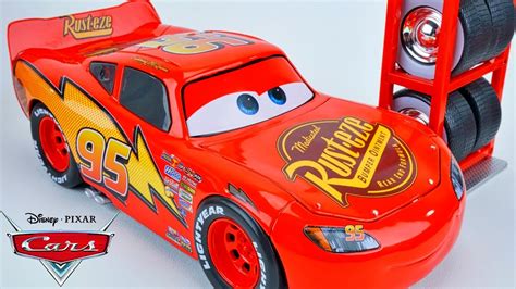 DISNEY PIXAR CARS LIGHTNING MCQUEEN TIRE CHANGE PIT STOP PISTON CUP ...