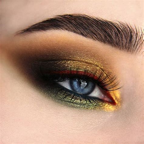 Gold Leaf Makeup Ideas | Gold Makeup Ideas | Gold eyeshadow palette, Gold eyeshadow, Eyeshadow