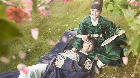 ‎Love in the Moonlight (2016) directed by Baek Sang-Hoon, Kim Seong ...