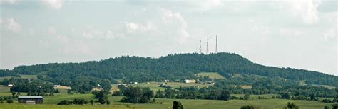 Prewitts Knob (Pennyroyal Plateau, near Cave City, Kentucky, USA) 2 - a ...